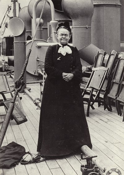 Carrie Nation (1846-1911), luchadora radical estadounidense contra el alcoholismo, hacia 1905 (fotografía en blanco y negro). de American Photographer