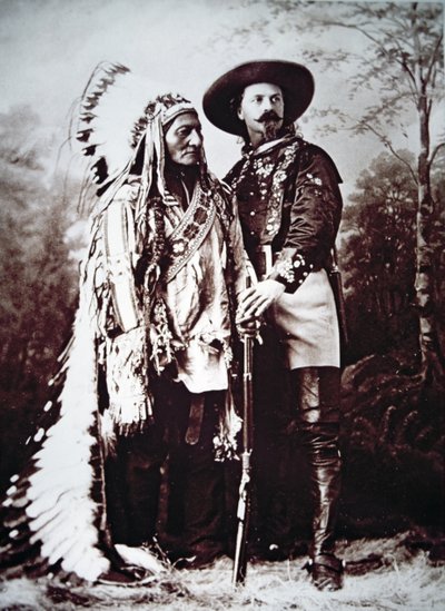 Jefe Toro Sentado (1831-90) de gira con Buffalo Bill Cody (1846-1917) y su espectáculo del Lejano Oeste de American Photographer