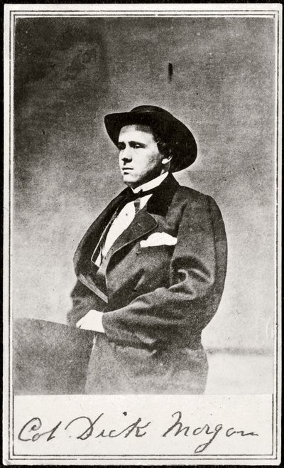 Coronel Dick Morgan (foto b/n) de American Photographer