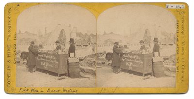 Primera Tienda en el Distrito Quemado, 1871 de American Photographer