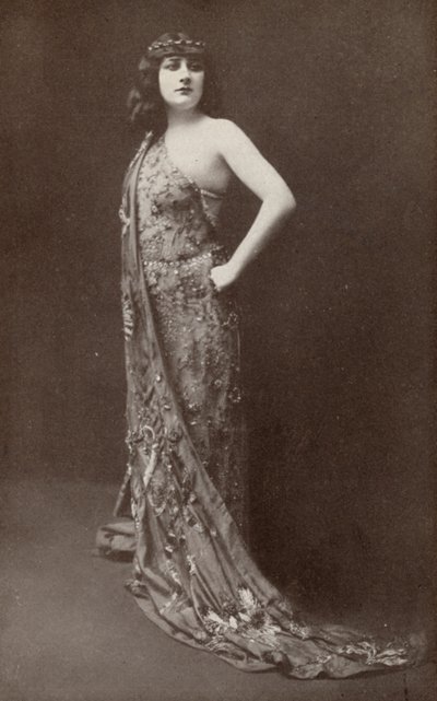 Mary Garden, como "Salomé" (foto en blanco y negro) de American Photographer