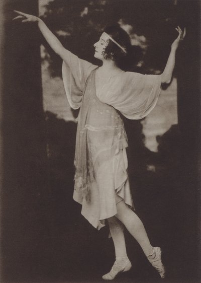 Pavlova en el ballet de la ópera "Orfeo y Eurídice" (foto b/n) de American Photographer