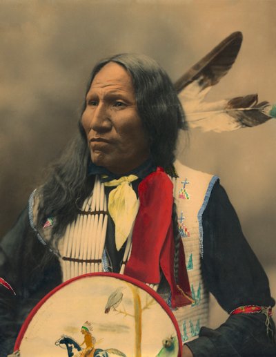 Retrato del jefe Oglala Sioux Strikes With Nose de American Photographer