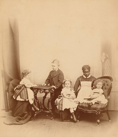 Retrato de una mujer y cuatro niños, 1860 (foto) de American Photographer