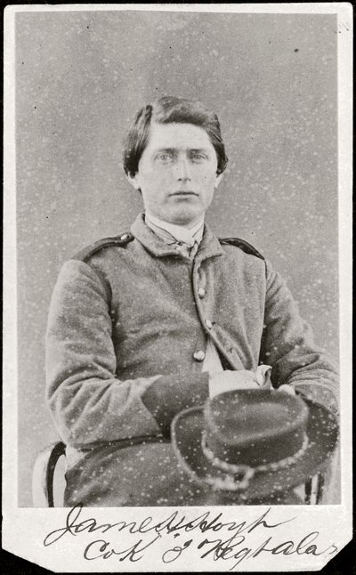 Retrato de un soldado (foto en blanco y negro) de American Photographer