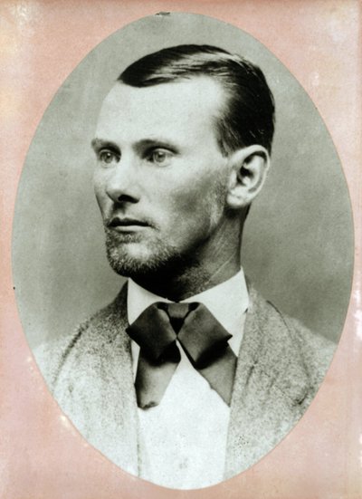 Retrato del criminal Jesse James (1847-1882) poco antes de su muerte. Fotografía de 1882. de American Photographer