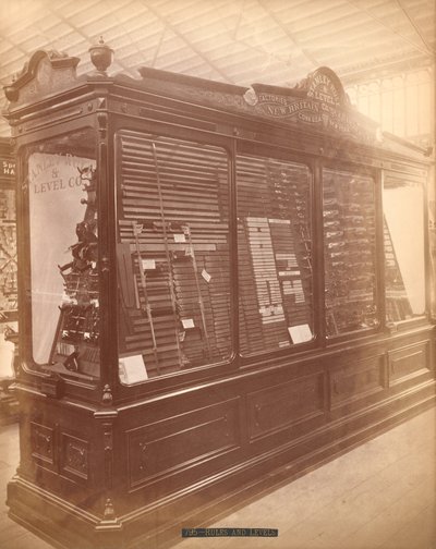 Exposición de Stanley Rule and Level Co., Centennial International Exhibition, Filadelfia, 1876 de American Photographer