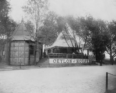 La casa de té de Ceilán en la Exposición Mundial Colombina, Chicago 1893 de American Photographer