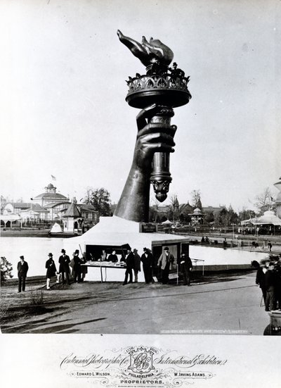 La mano y la antorcha de la Estatua de la Libertad, 1876 de American Photographer