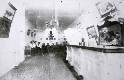 El Salón Long Branch, Dodge City, Kansas, c.1880 de American Photographer