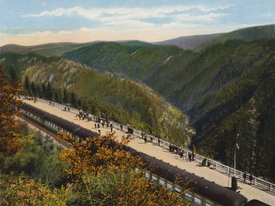 Tren llegando a American, California (foto en color) de American Photographer