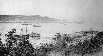 Vista de la ciudad de Quebec desde el puerto, c.1880-95 de American Photographer