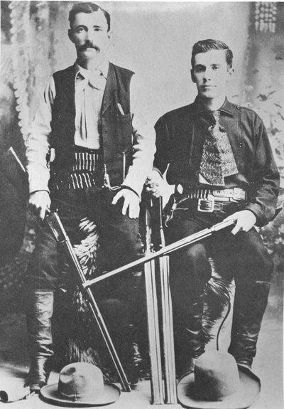 Mensajeros de la diligencia Wells Fargo armados con escopetas y rifles de repetición Winchester de American Photographer