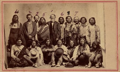 William F.M. Arny con jefes apaches y ute,1867 (foto) de American Photographer