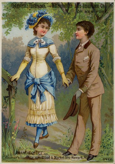Pareja Paseando de la Mano de American School