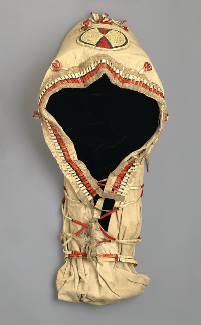 Tabla de cuna con trabajo de púas, hecha por el pueblo Arapaho, c.1870s de American School