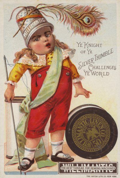 Niña con dedal en la cabeza de American School