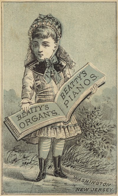 Chica sosteniendo libro de American School