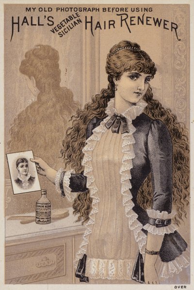 Niña con su fotografía de American School