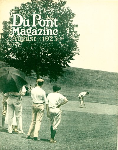 Jugando al golf, portada de la revista DuPont, agosto 1923 de American School