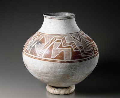 Jarra Mogollon con diseños geométricos, estilo II, 1025-1150 de American School