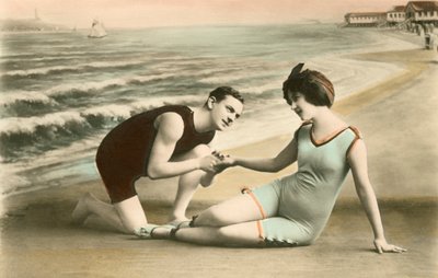Romántica pareja victoriana en la playa de American School