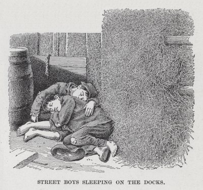 Niños de la calle durmiendo en los muelles de American School
