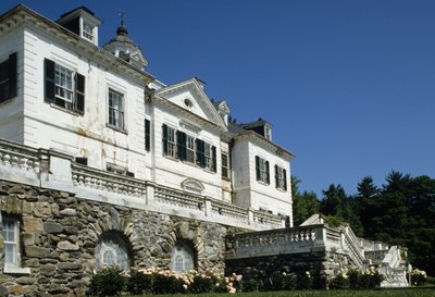 The Mount, diseñado por Edith Wharton, completado en 1902 de American School