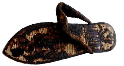 La sandalia de Tutankamón decorada con prisioneros atados y símbolos sema-tawy, siglo XIV a.C. de Ancient Egypt