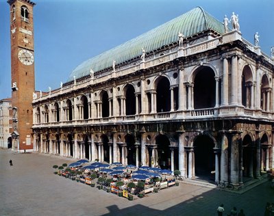Vista de la fachada de la Basílica Palladiana, construida entre 1549-1614 de Andrea Palladio