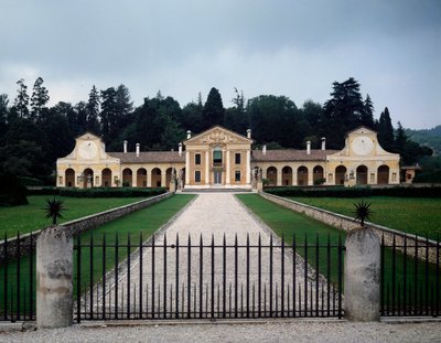 Vista de la villa Barbaro o Volpi de Andrea Palladio