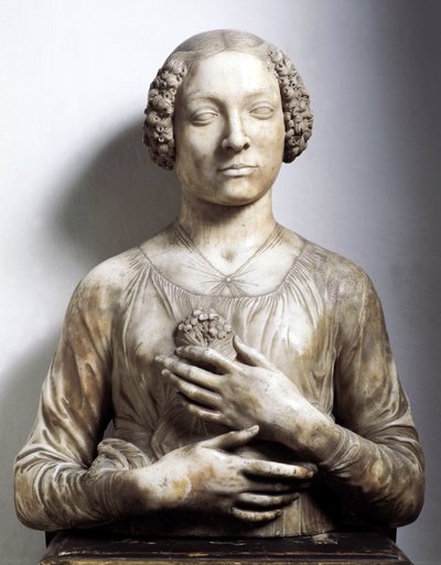 Mujer con un ramo de flores. Escultura de mármol de Andrea di Francesco di Cione, conocido como Verrocchio (1435-1488) 1475-1480 aprox. Altura 58 cm. Florencia, Museo Nazionale del Bargello de Andrea del Verrocchio