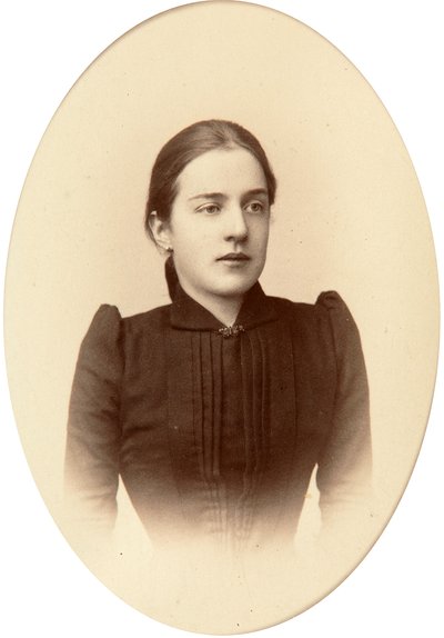 Alexandra Treugut de Andrei Deniere