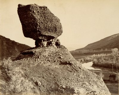 Sphinx of the Valley, de The Great West Illustrated in a Series of Photographic Views across the Continent taken along the line of the Union Pacific Railroad West from Omaha, Nebraska por A.J. Russell, Volumen I. de Andrew Joseph Russell