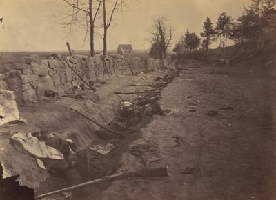 Muro de piedra, parte trasera de Fredericksburg, con muertos rebeldes de Andrew Joseph Russell