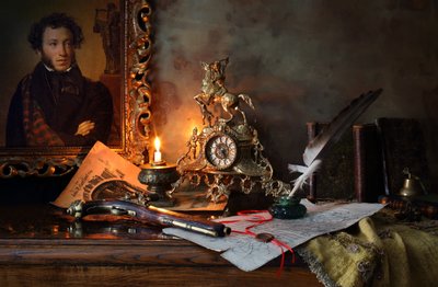 Escritorio literario a la luz de las velas de Andrey Morozov