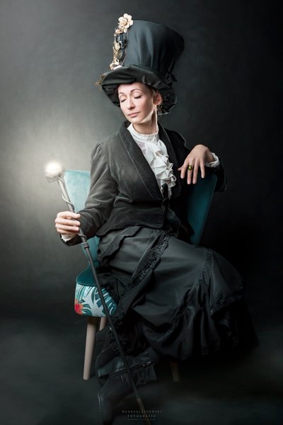 Elegante retrato steampunk de Andrzej Lisowski
