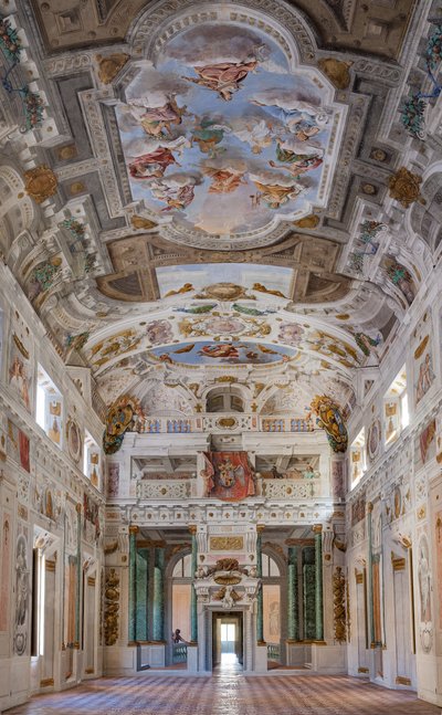 Techo de la sala con los Cuarteles de Bolonia, Sala de la Guardia, Palacio Ducal Este, Sassuolo, Italia de Angelo Michele Colonna