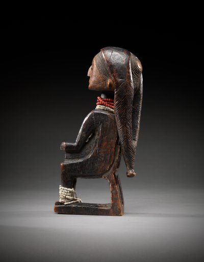 Pipa (madera con cuentas de vidrio) de Angolan School