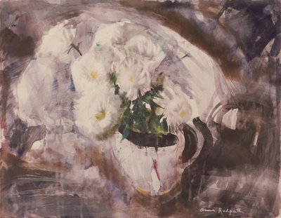 Flores blancas en una jarra blanca, c.1960 (acuarela sobre papel) de Anne Redpath