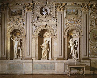 La Galería de Carracci (detalle de la decoración de la pared estucada dorada con nichos que contienen esculturas de mármol) de Annibale Carracci