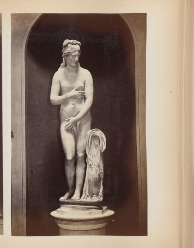 Escultura de Venus en los Museos Capitolinos en Roma, Italia de Anonymous