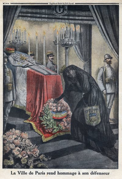 Primera Guerra Mundial 1914-1918. Homenaje de la ciudad de París al General Joseph Simon Gallieni (1849-1916) que defendió la ciudad. En 