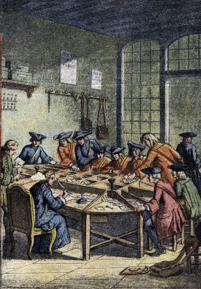 Historia de la Oficina de Correos: una sala de clasificación bajo el reinado de Luis XV (siglo XVIII). (detalle) de "Le petit journal" del 15/04/1920. Colección Privada de Anonymous Anonymous