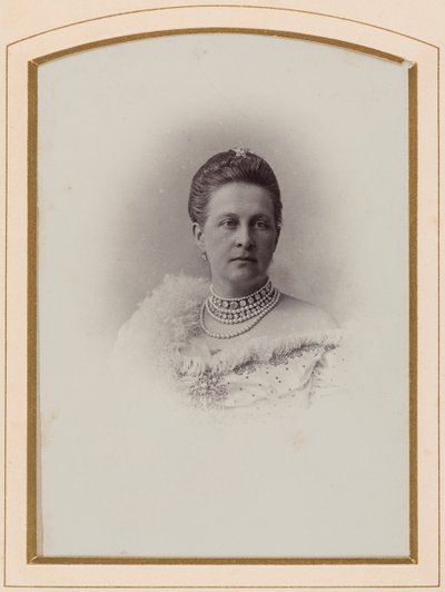 Olga Constantinovna de Rusia, reina de los Helenos - Retrato de la Gran Duquesa Olga Constantinovna de Rusia (1851-1926), Anónimo. Fotografía de albúmina. Colección Privada de Anonymous Anonymous