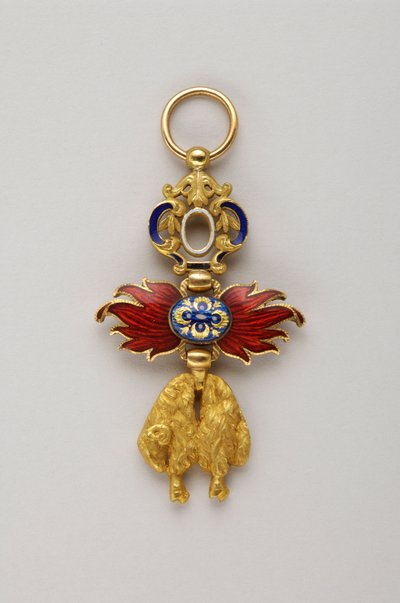 Orden del Toisón de Oro: Toisón de Oro español - Miniatura de insignia perteneciente a Alfonso XIII de Borbón (1886-1941), Rey de España (1886-1931) - Finales del siglo XIX - Oro y esmaltes - H 4.3 cm; w 2.4 cm; peso: 8 g - Colección privada de Anonymous Anonymous