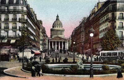 París: vista de la rue Soufflot y el Panteón. Fotografía de 1920 en "Álbum Artístico" de la ciudad de París. Colección privada de Anonymous Anonymous