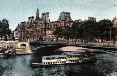 París: vista del Hotel de Ville y el Puente de Arcole. Fotografía de 1920 en “Artistic Album” de la ciudad de París. Colección privada. de Anonymous Anonymous