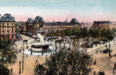 París: vista de la Plaza de la República con la estatua de la República. Fotografía de 1920 en 