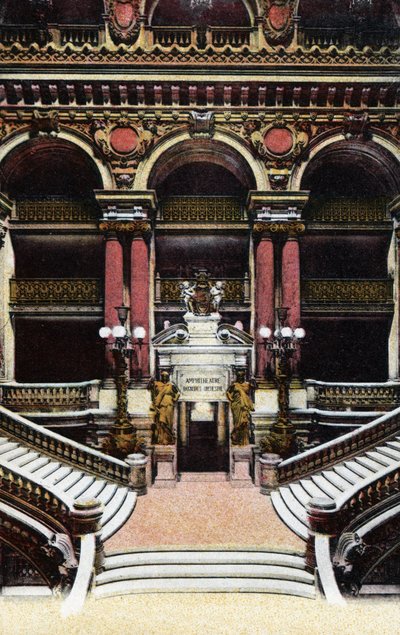 París: vista de la gran escalera de la Ópera Garnier. Fotografía de 1920 en 